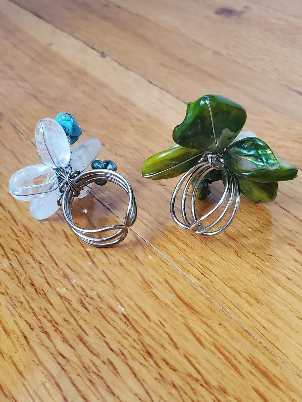 Green Shell & White/teal Flower Style Wire Ring Duo
